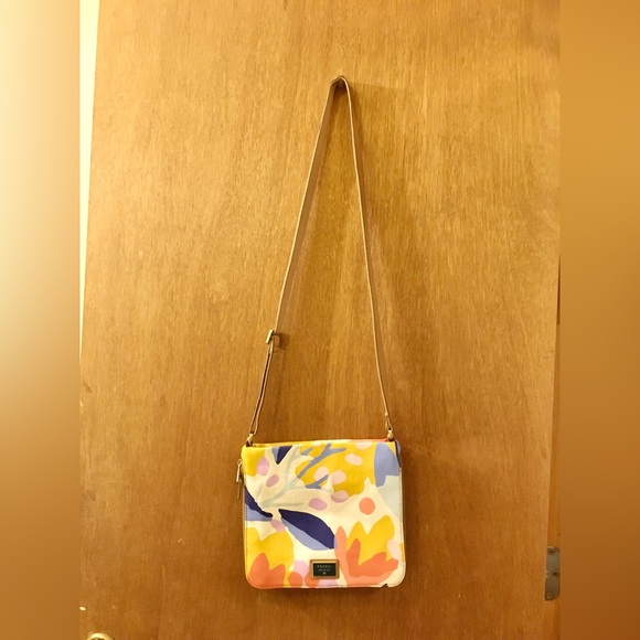 Fossil floral purse, expands with zipper insert. Cross body/messenger size. New! - Picture 1 of 4